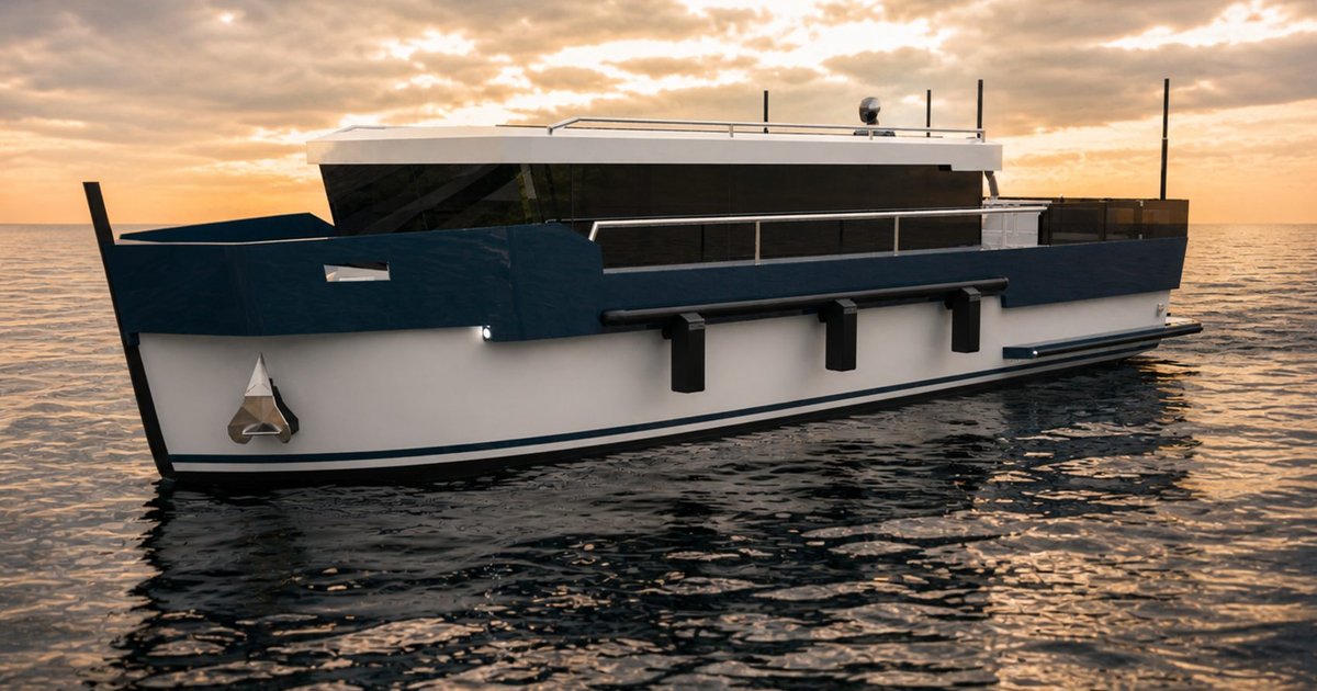 Motor yacht at sunset with Sentinel fenders deployed from the rub rail